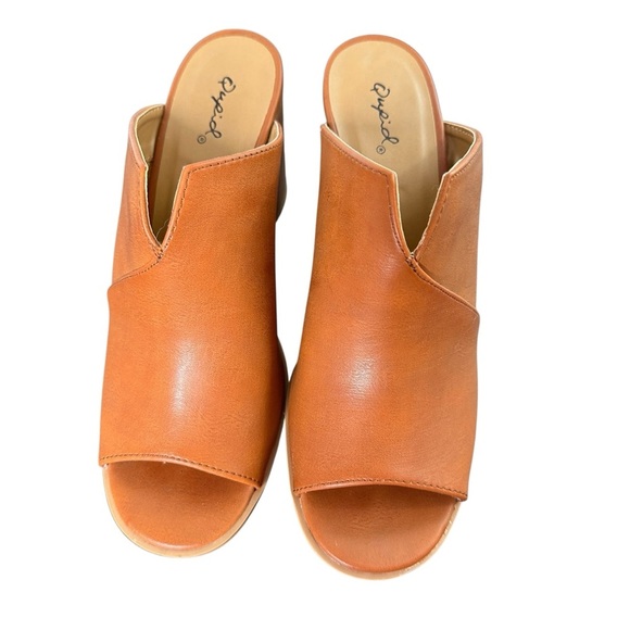 Qupid Women's Tan Open-Toe Mules size 9 - Picture 2 of 6